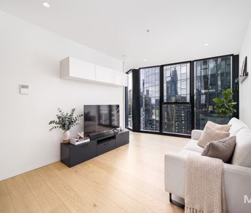 Easy living at Melbourne Square - Photo 2