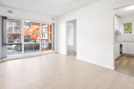 8/18 Campbell Street, Balmain - Photo 4