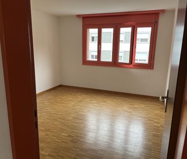 Spazioso 3.5 locali luminoso in posizione centrale a Faido - Photo 1