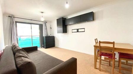 Quadrant Court, Jubilee Square, Reading, Berkshire, RG1 - Photo 2