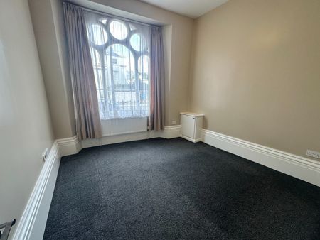 1 Bed Flat, Dover Place, BS8 - Photo 5