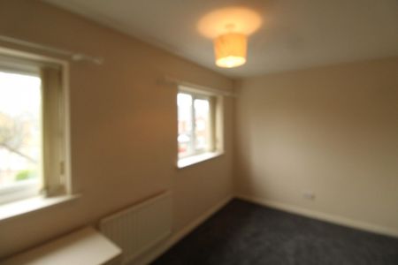 3 bedroom House To Let - Photo 2