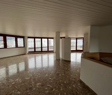 Grosse Attikawohnung mit Blick auf die Aare in kleinem Gewerbehaus - Photo 1