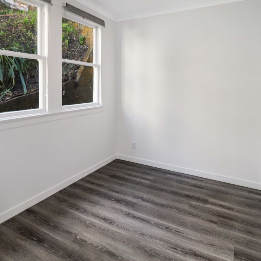 Aro Valley , Spacious 5 bedroom flat - Photo 1