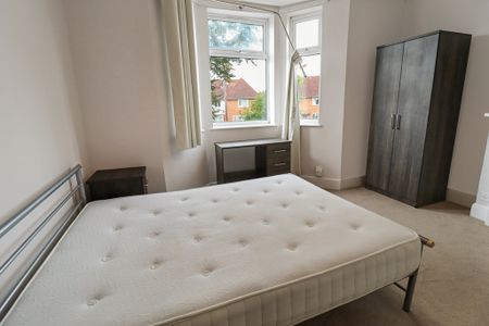 6 Bed Student Accommodation - Photo 4