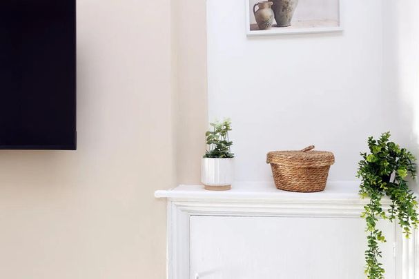 Treorchy Street - Photo 1