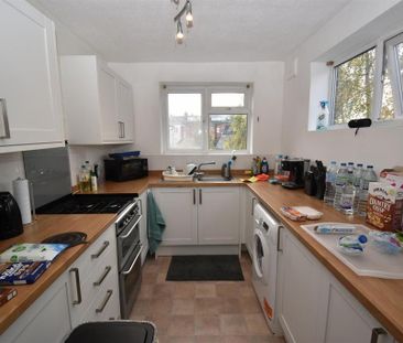 2 bedroom apartment to rent - Photo 4