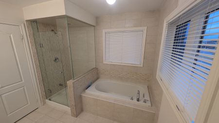 For Lease - 5567 Oscar Peterson Boulevard, Mississauga, Ontario - Photo 4