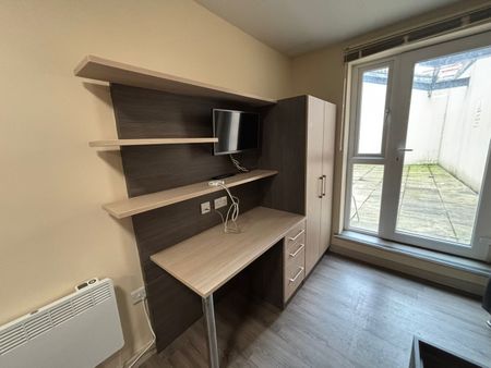 Studio Flat, Halley House, NG1 - Photo 3