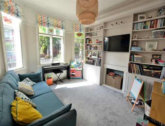 4 Bedroom Semi Detached Available Arranging tenancy - Photo 1