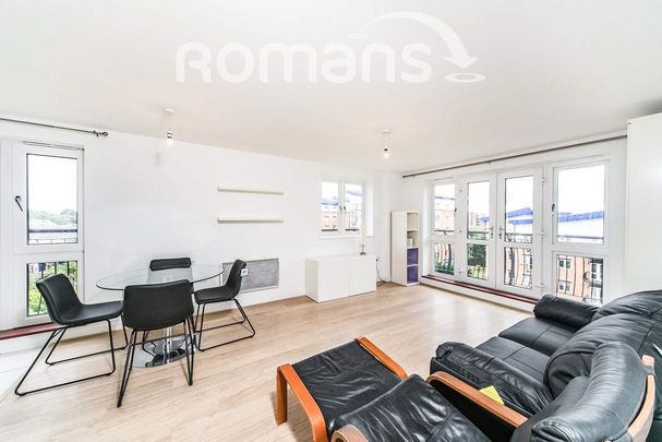 2 bedroom flat to rent - Photo 1