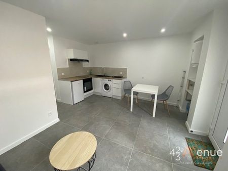 Hyper Centre T2 Meublé avec Terrasse A LOUER - Photo 4