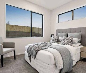 Bright, Beautiful & Ready for You *Fully Furnished - Photo 1