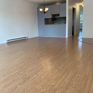 Grand 4 1/2 style condo à louer à Ste-Thérèse - Photo 2