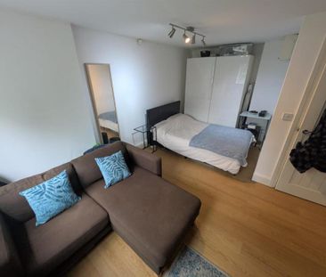 Studio to rent - Photo 2