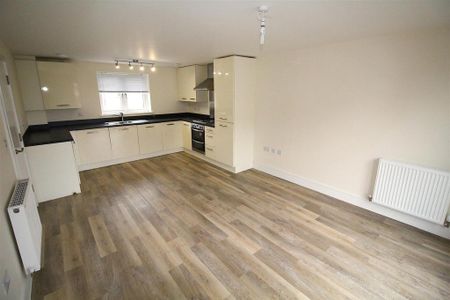 2 bedroom apartment to rent - Photo 2