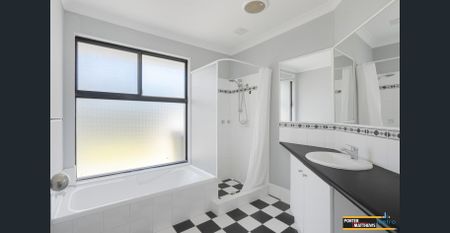 21 Dayana Court, Redcliffe, WA 6104 - Photo 2