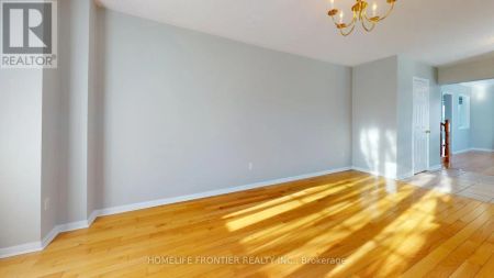 53 FRONTENAC CRESCENT - Photo 4