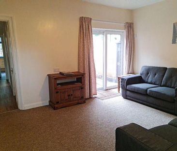 4 bedroom end of terrace house to rent - Photo 4