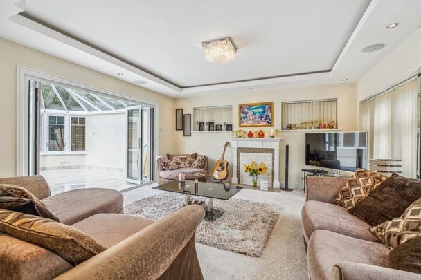 6 bedroom detached house to rent - Photo 1