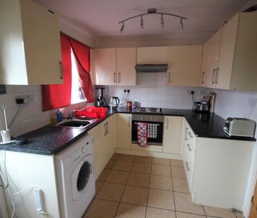 2 bedroom terraced house to rent - Photo 3