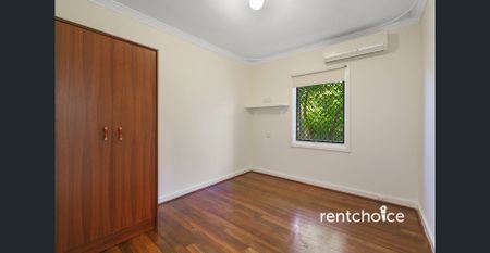 200m To New Redcliffe Underground Train Station - Photo 2