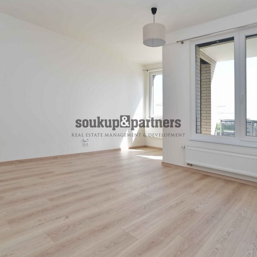 Pronájem bytu 1+kk a garsoniéry 30 m², náměstí Olgy Scheinpflugové , Praha - Fotografie 1