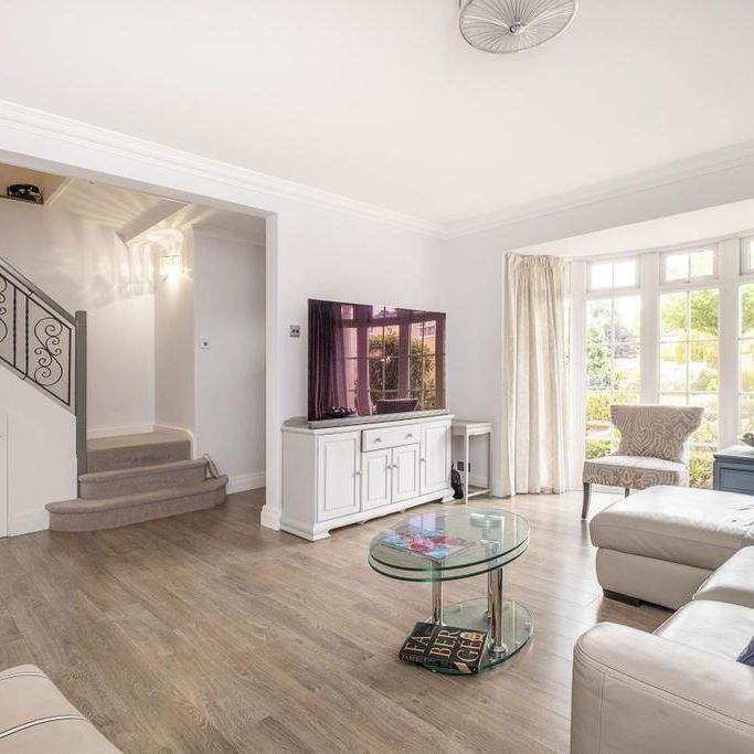 5 bedroom detached house to rent - Photo 1