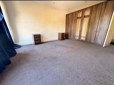 5 bedroom terraced house to rent - Photo 2