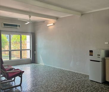 Charming 1-Bedroom Unit with Courtyard – Quiet City Living - Photo 4