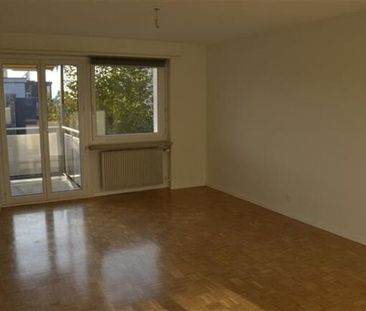 Quiet and central 2.5-room apartment in Baar - Foto 4