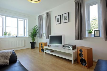 3 Bedroom House To Rent - Photo 2