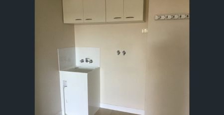 Comfortable 3 Bedroom Lowest Brick Unit - Photo 3