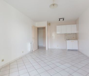 Location Appartement 1 pièce 25m² STE GENEVIEVE DES BOIS 91700 - Photo 2