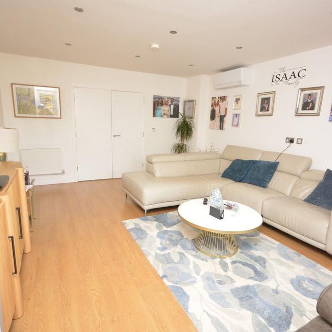 4 bedroom detached house to rent - Photo 1