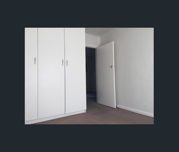 Bright & Comfortable Apartment Close to Parks and Transport - Photo 2