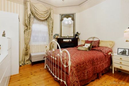 2 Bed, 1 Bath - Photo 2