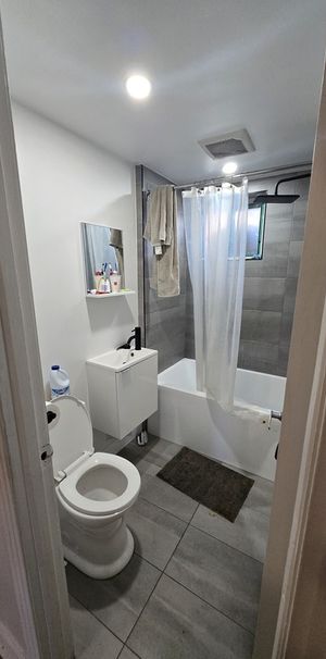 2 Chambres - 1 Salle De Bain - Photo 1