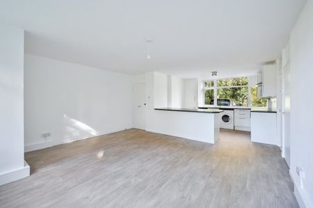 Grange Mansions Kingston Road, Ewell Village, KT17 - Photo 2