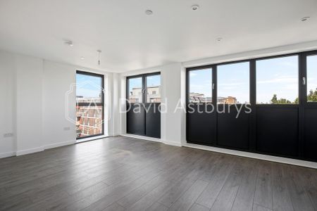 3 bedroom flat to rent - Photo 3