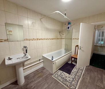 1 bedroom in a house share to rent - Photo 5