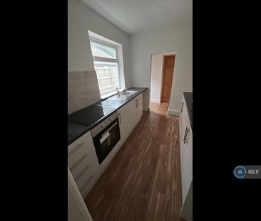 3 bedroom terraced house to rent - Photo 6