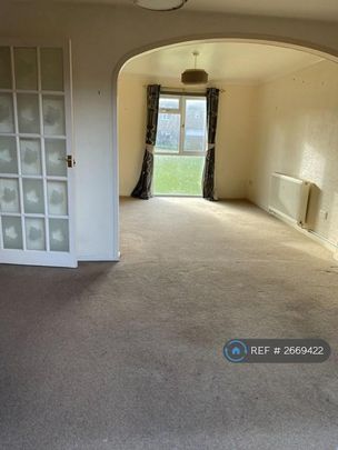 3 bedroom end of terrace house to rent - Photo 1