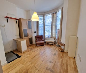 Studio Flat, Callcott Road, NW6 - Photo 3