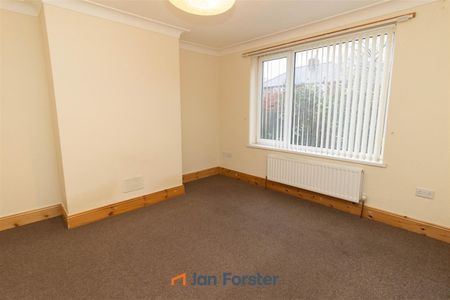 3 Bedroom House - Semi-Detached - Photo 2