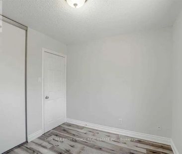 6 WILDERCROFT AVENUE - Photo 4