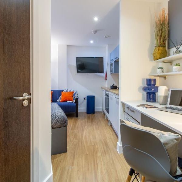 Studio to rent - Photo 1