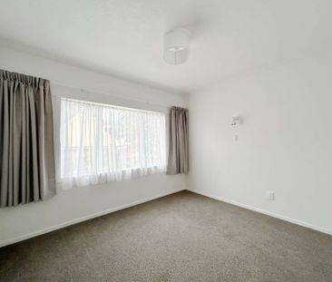 Two Bedroom Unit with Carport in Remuera - Photo 5