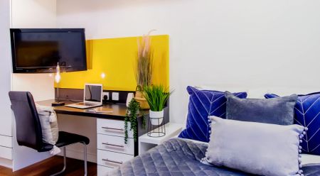 Snug studio close to the Old Market Square - Photo 5