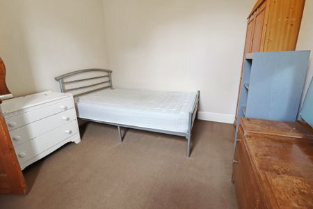 4 Bed Student Accommodation - Photo 4